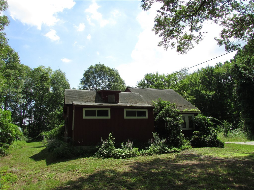 213 Inman Road Burrillville, RI 02830 - Photo 3 of 16