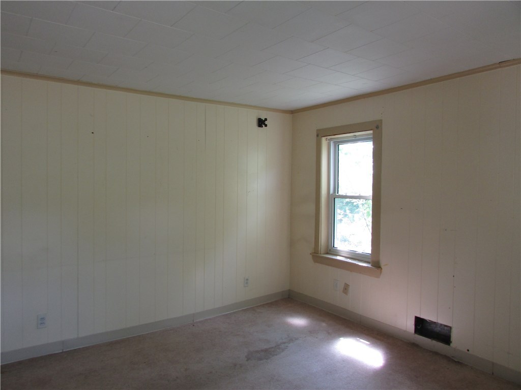 213 Inman Road Burrillville, RI 02830 - Photo 7 of 16