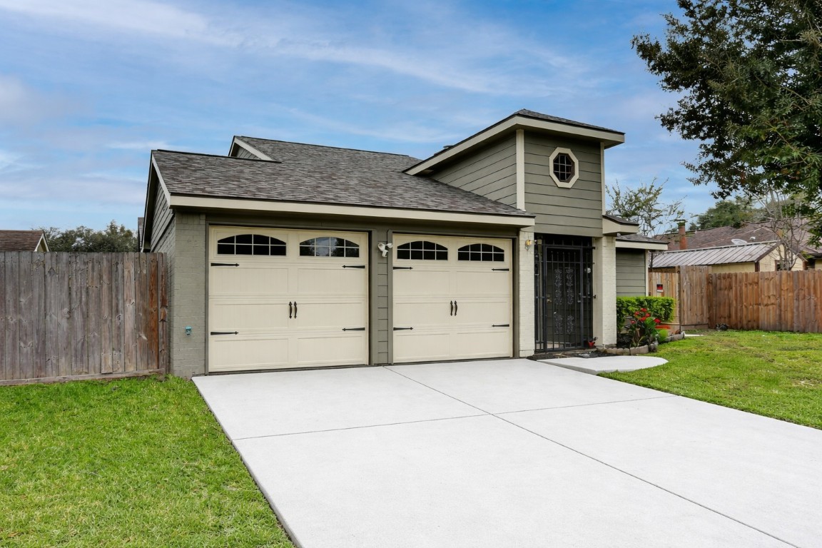 1306 Mimosa Road Missouri City, TX 77489 - Photo 1 of 24 Welcome home