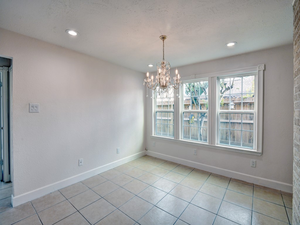 1306 Mimosa Road Missouri City, TX 77489 - Photo 5 of 24 Dining room