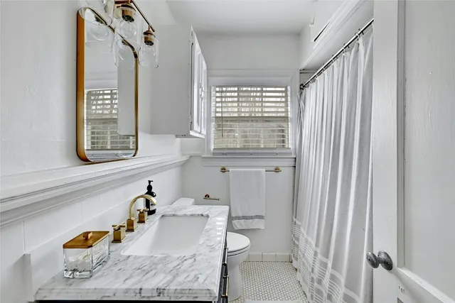 $2,750 | 5313 Avenue F, Austin, TX 78751