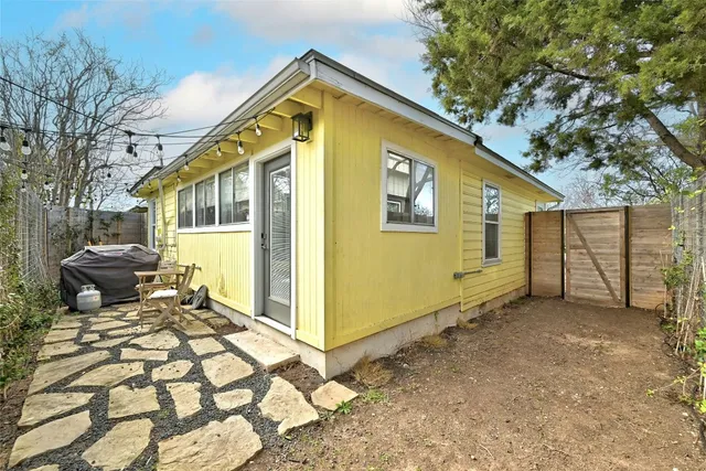 $2,750 | 5313 Avenue F, Austin, TX 78751