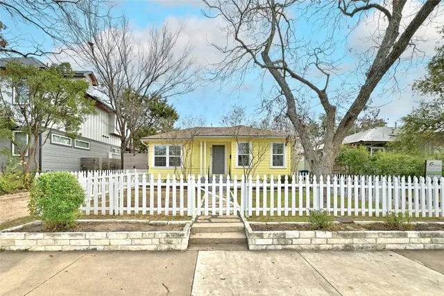 $2,750 | 5313 Avenue F, Austin, TX 78751
