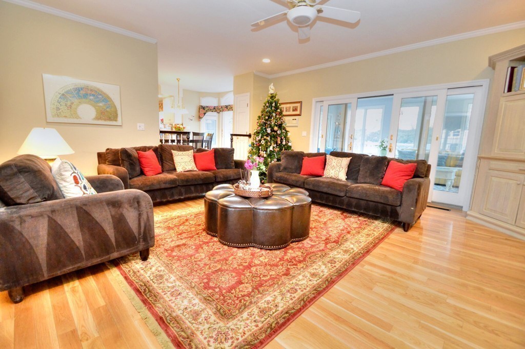 15 Constitution Road Stoneham, MA 02180 - Photo 11 of 30 Gallery Image 11