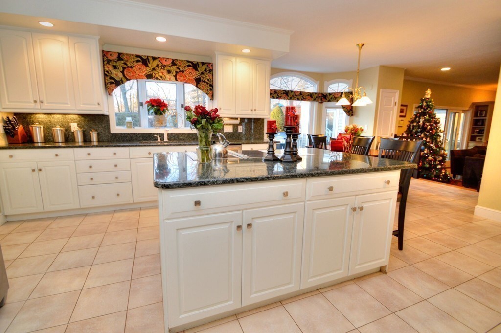 15 Constitution Road Stoneham, MA 02180 - Photo 14 of 30 Gallery Image 14