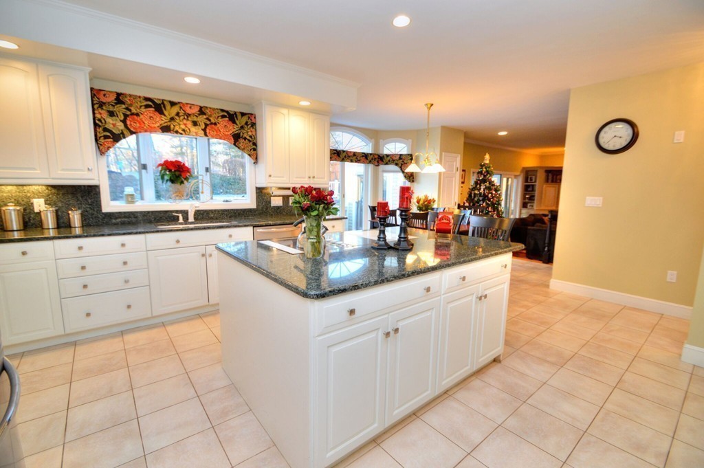 15 Constitution Road Stoneham, MA 02180 - Photo 19 of 30 Gallery Image 19