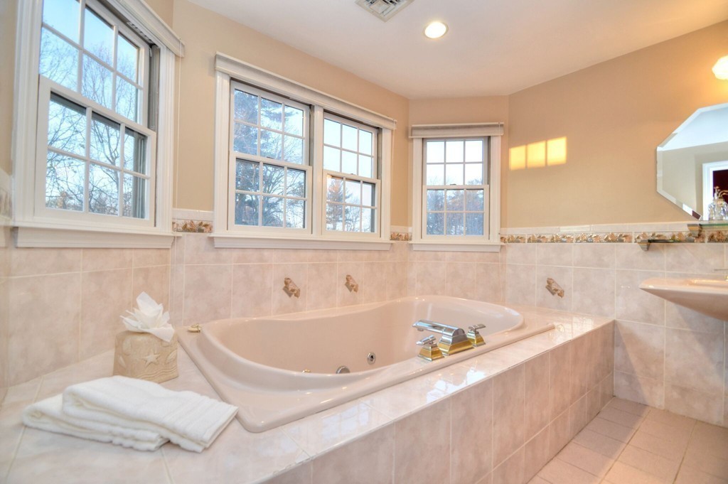 15 Constitution Road Stoneham, MA 02180 - Photo 25 of 30 Gallery Image 25