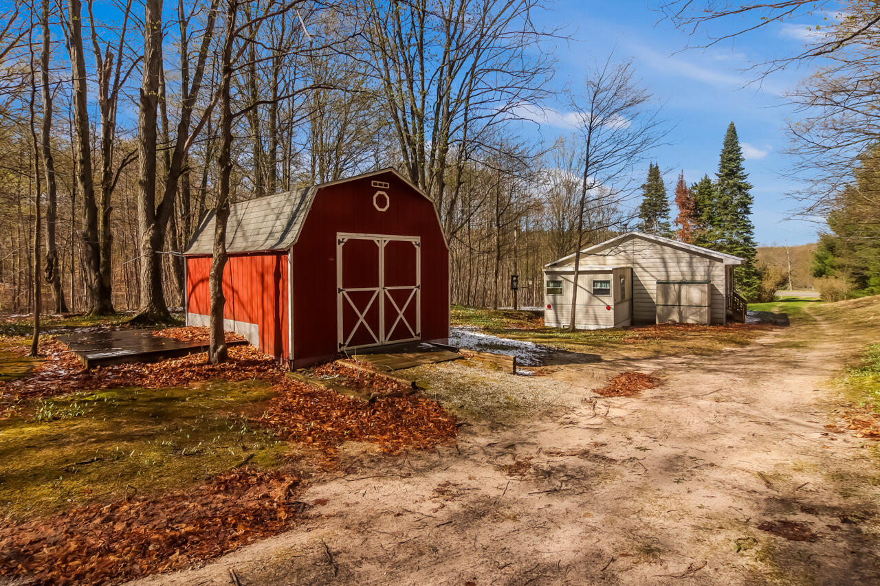 12615 Marilla Road Copemish, MI 49625 - Photo 4 of 29 4-Scene-4