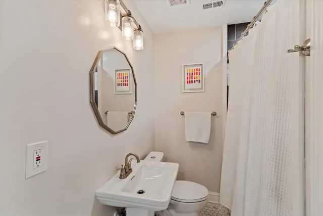 $379,000 | 909 South McLean Boulevard, Memphis, TN 38114