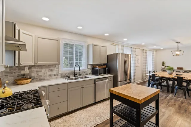 $379,000 | 909 South McLean Boulevard, Memphis, TN 38114