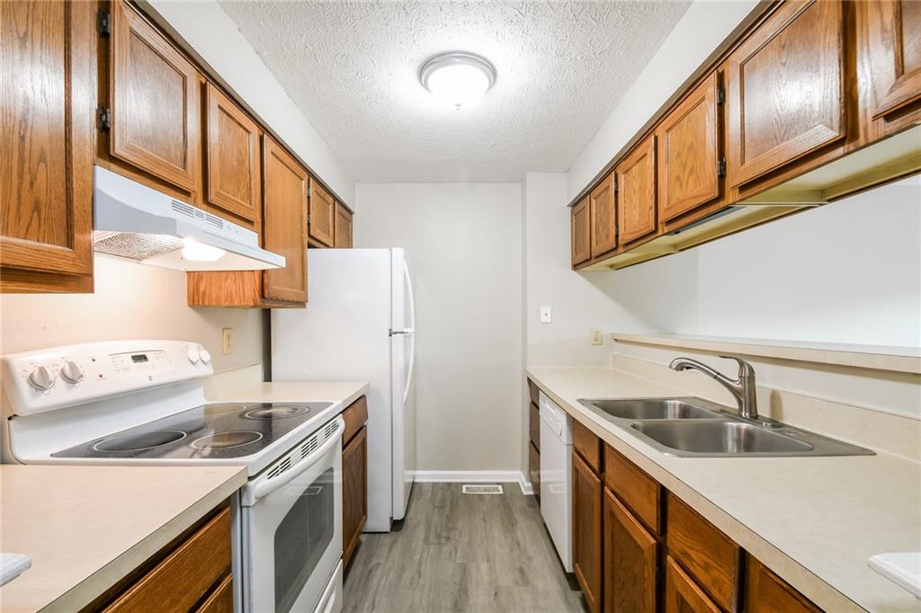8512 Hague Road Indianapolis, IN 46256 - Photo 5 of 15 Gallery Image 5