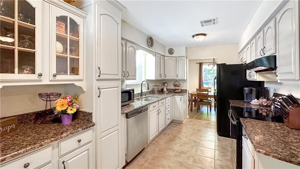 640 Ridgewood Drive Mandeville, LA 70471 - Photo 4 of 26 Gallery Image 4