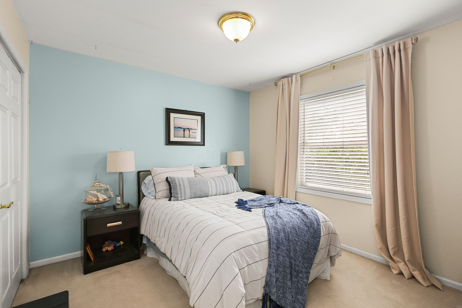 350 East Munz Road Crete, IL 60417 - Photo 19 of 34 a bedroom with a bed and a window
