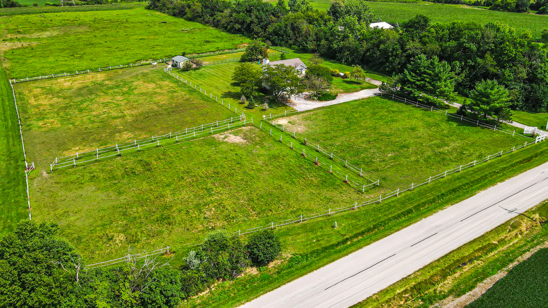 350 East Munz Road Crete, IL 60417 - Photo 2 of 34 a view of a yard