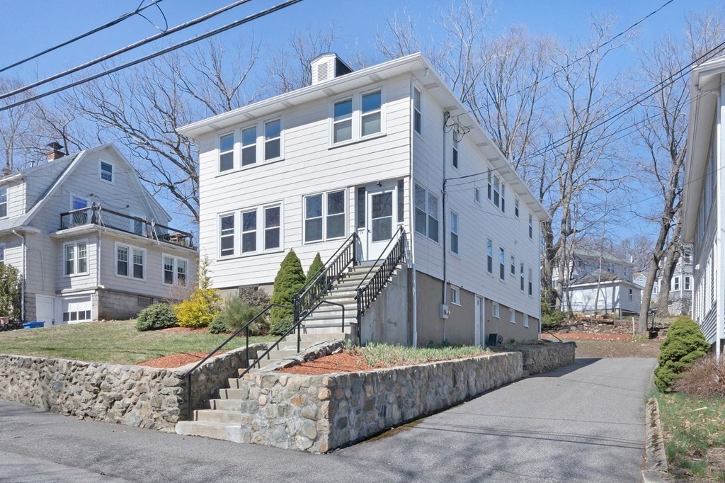 74 Elson Road, Unit 1 Waltham, MA 02451 - Photo 3 of 37 Gallery Image 3