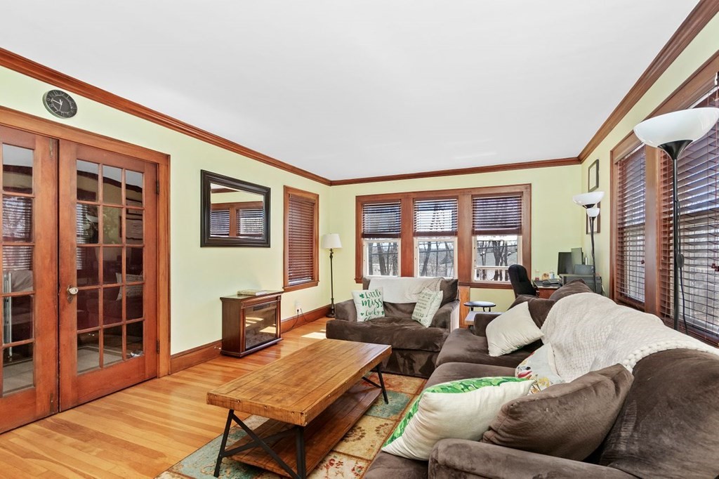74 Elson Road, Unit 1 Waltham, MA 02451 - Photo 7 of 37 Gallery Image 7