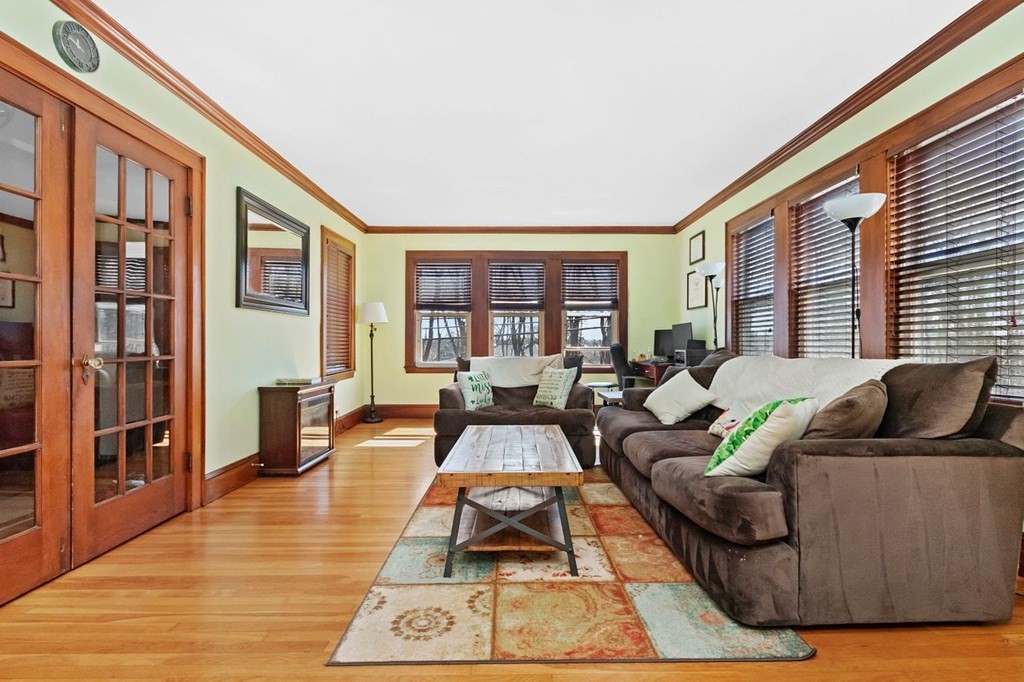 74 Elson Road, Unit 1 Waltham, MA 02451 - Photo 8 of 37 Gallery Image 8