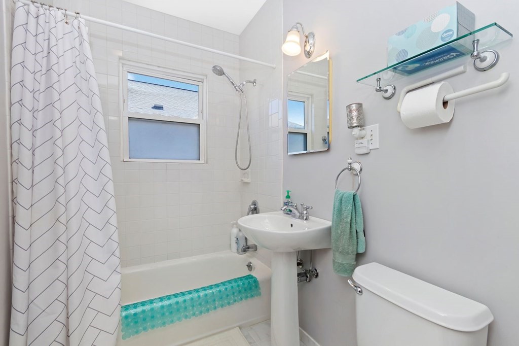 74 Elson Road, Unit 1 Waltham, MA 02451 - Photo 9 of 37 Gallery Image 9
