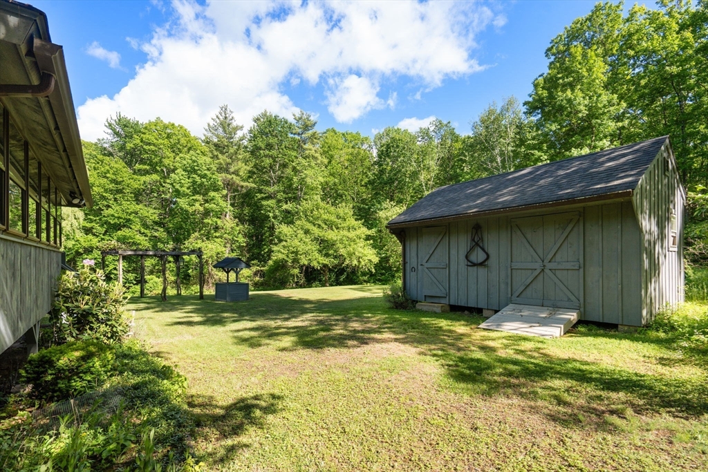 1 Leno Road Sturbridge, MA 01566 - Photo 22 of 33