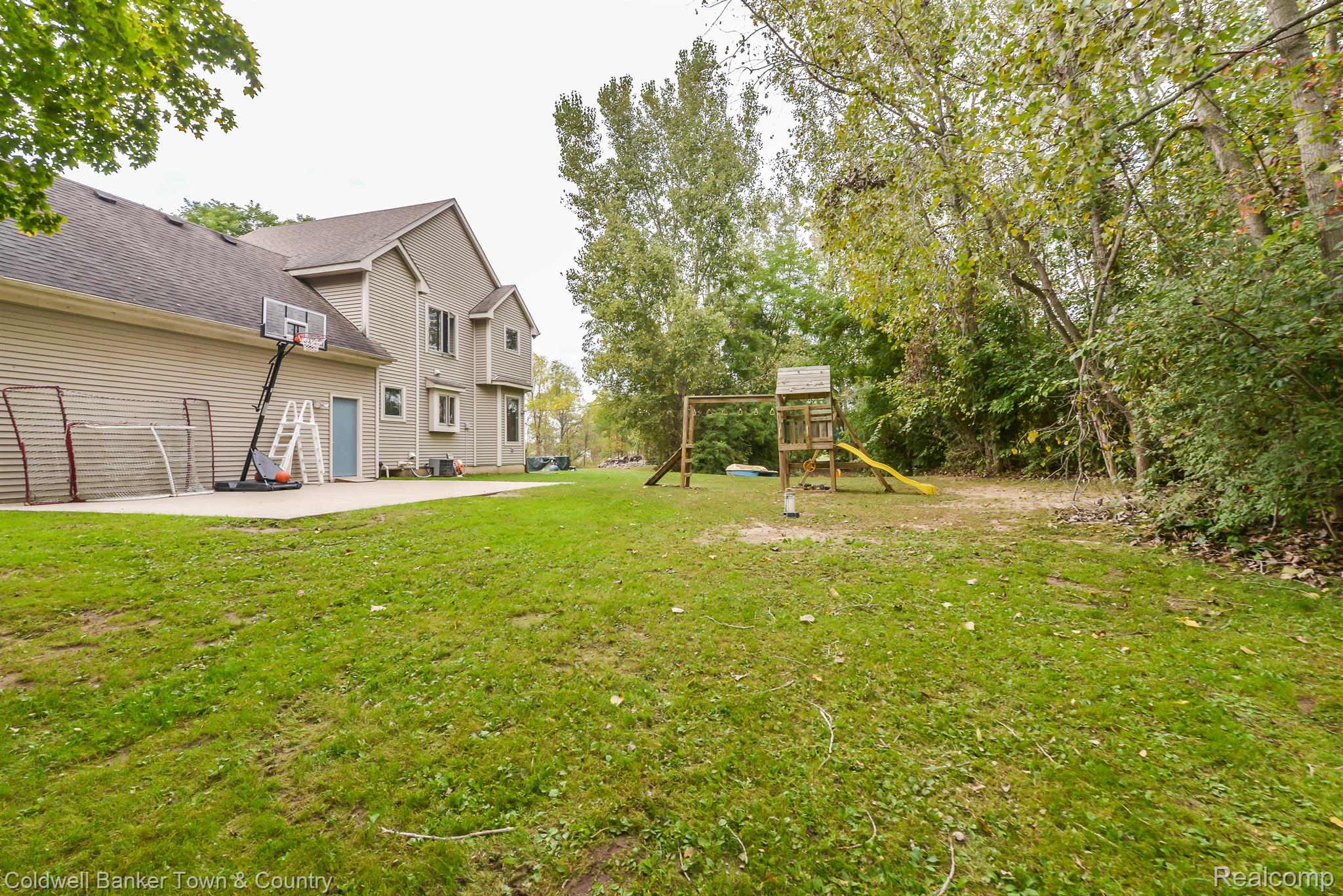 5864 Fisher Road Howell, MI 48855 - Photo 6 of 49 Gallery Image 6