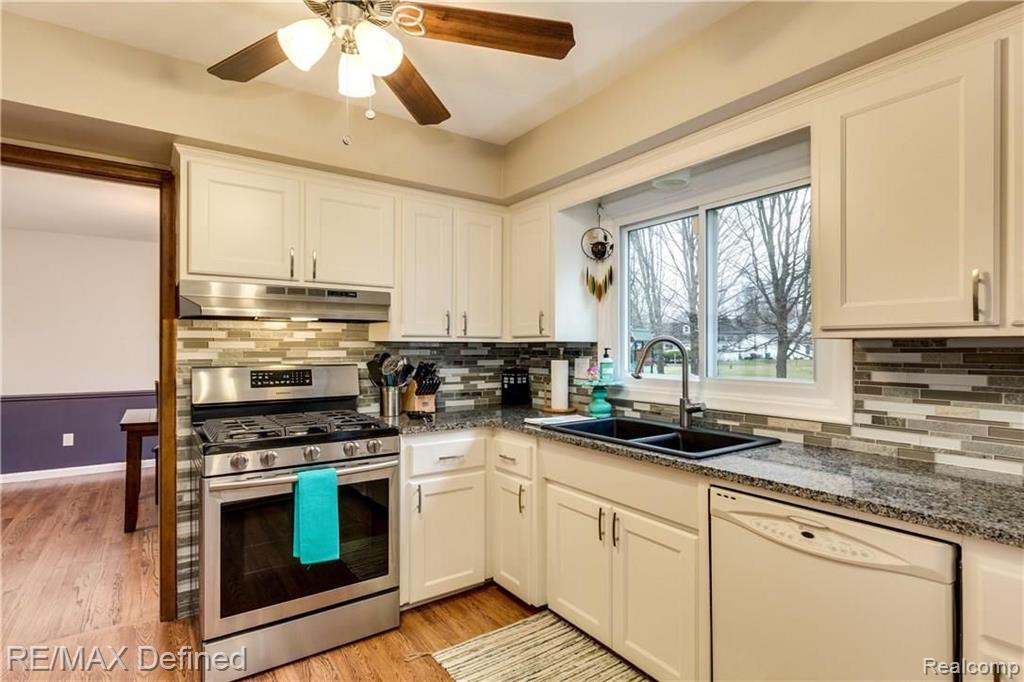 29709 Fox Grove Road Farmington Hills, MI 48334 - Photo 6 of 26