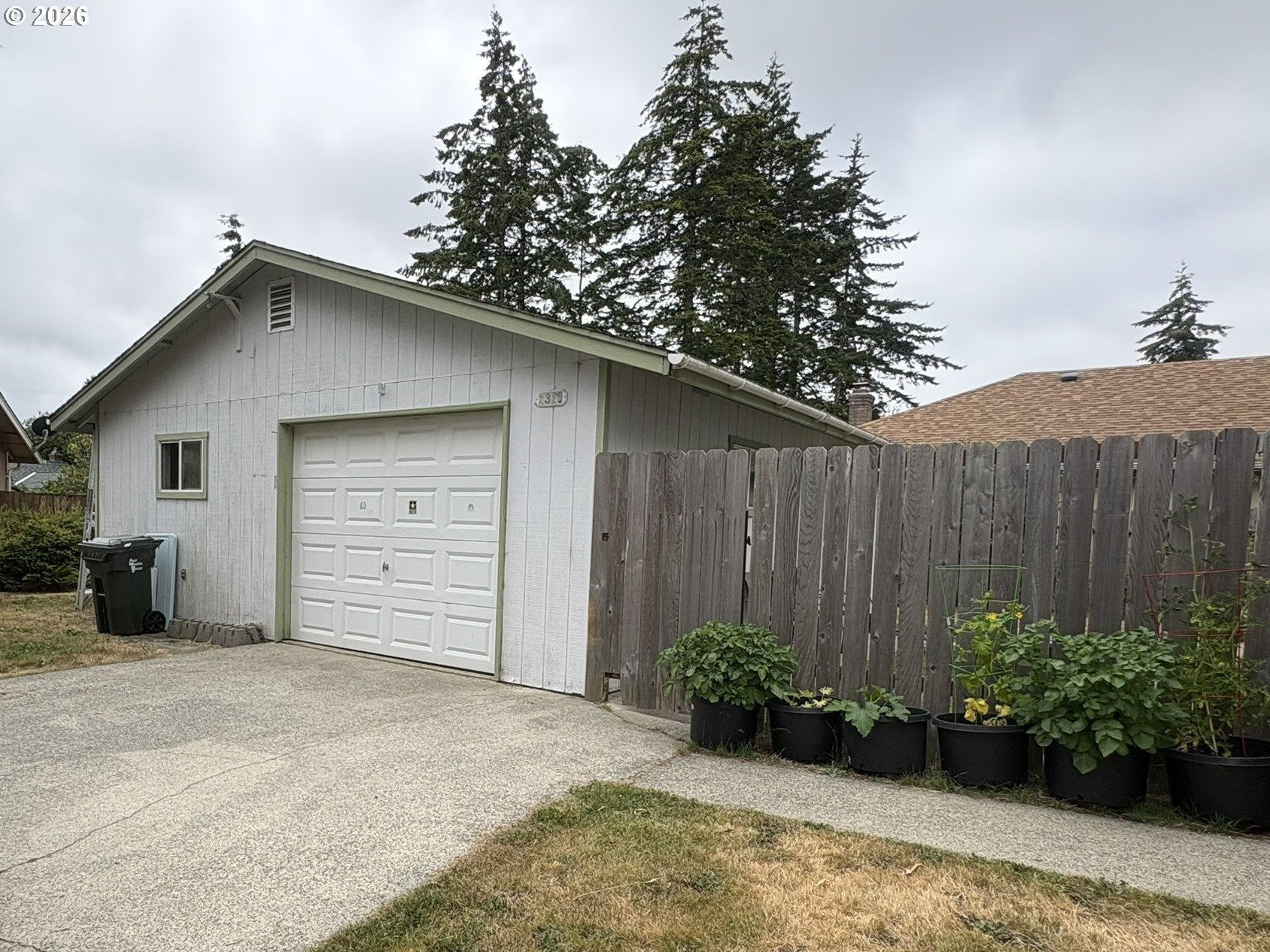 2320 20th Street Florence, OR 97439 - Photo 5 of 29