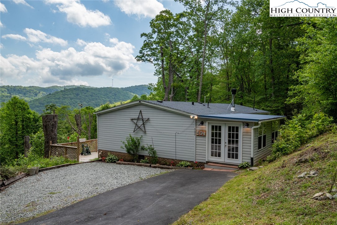 509 Leon Coffey Road Blowing Rock, NC 28605 - Photo 15 of 49