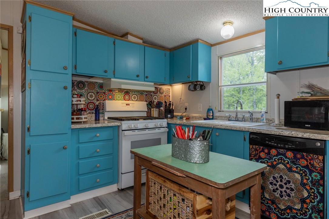 509 Leon Coffey Road Blowing Rock, NC 28605 - Photo 26 of 49