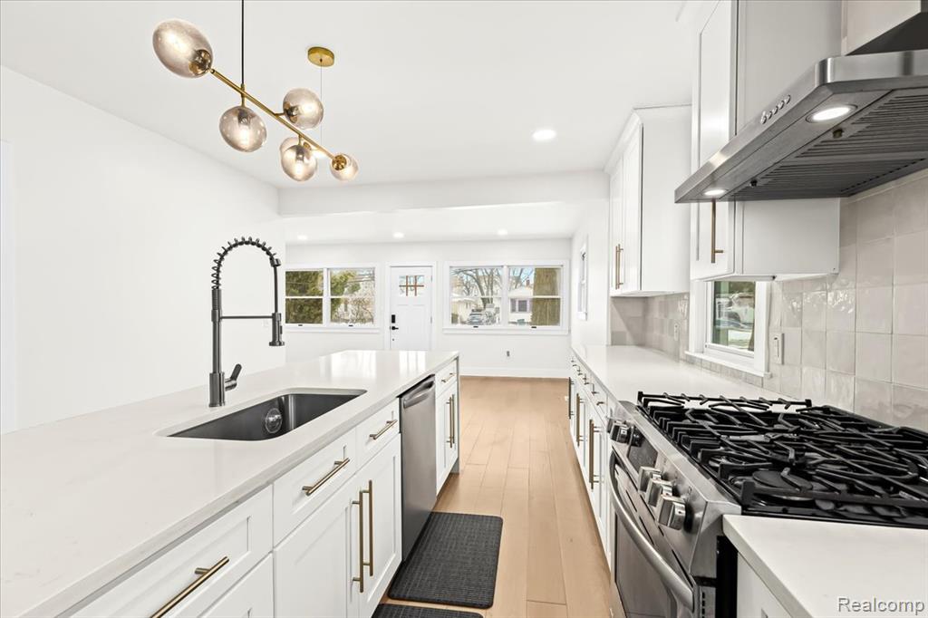 2679 Columbia Road Berkley, MI 48072 - Photo 4 of 16 Gallery Image 4