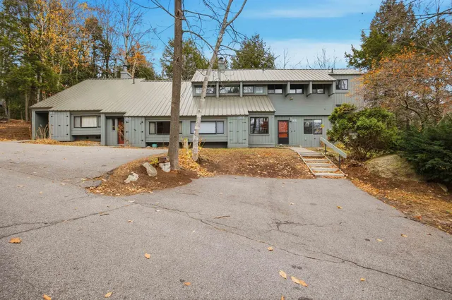 $715,000 | 21 Osseo Road, Unit 3, Lincoln, NH 03251