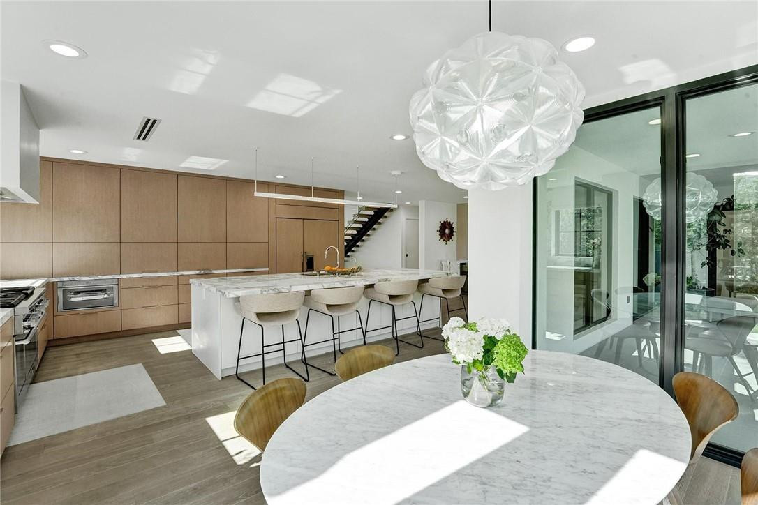 9 Tahoe Lane Sea Ranch Lakes, FL 33308 - Photo 17 of 54 a living room with furniture