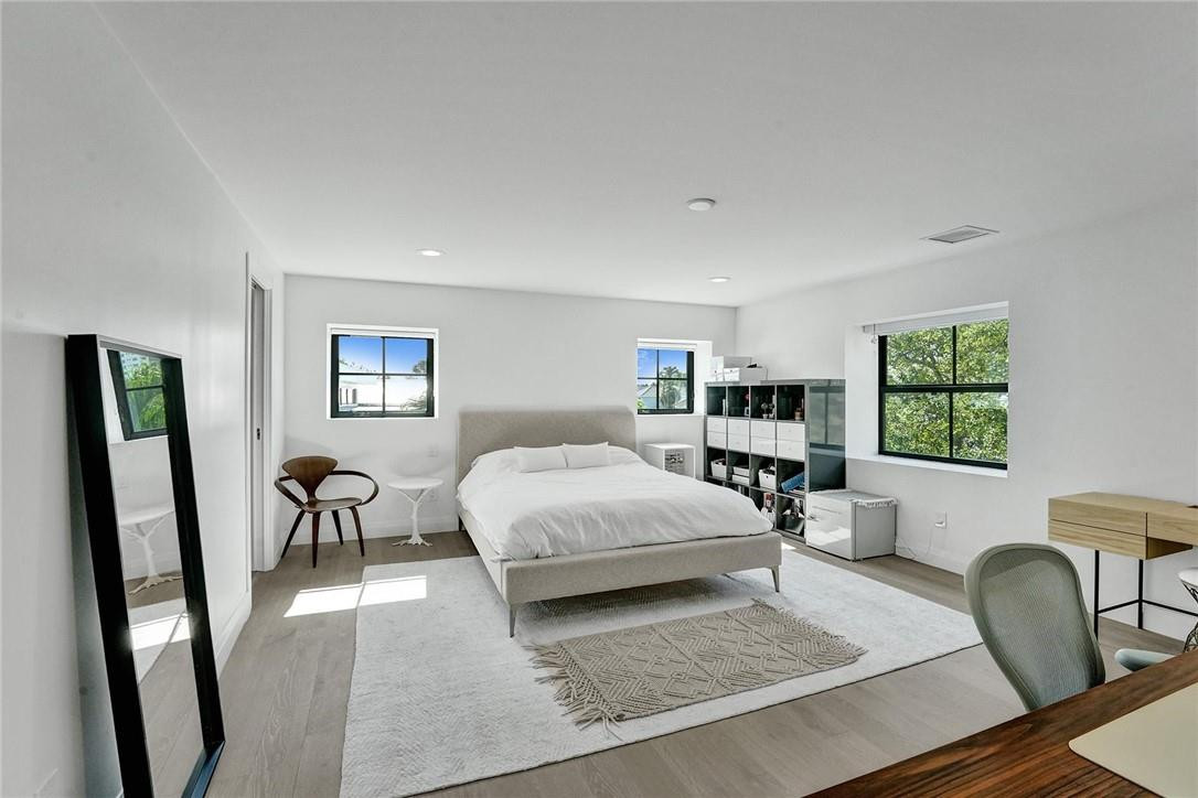 9 Tahoe Lane Sea Ranch Lakes, FL 33308 - Photo 29 of 54 Photo 29