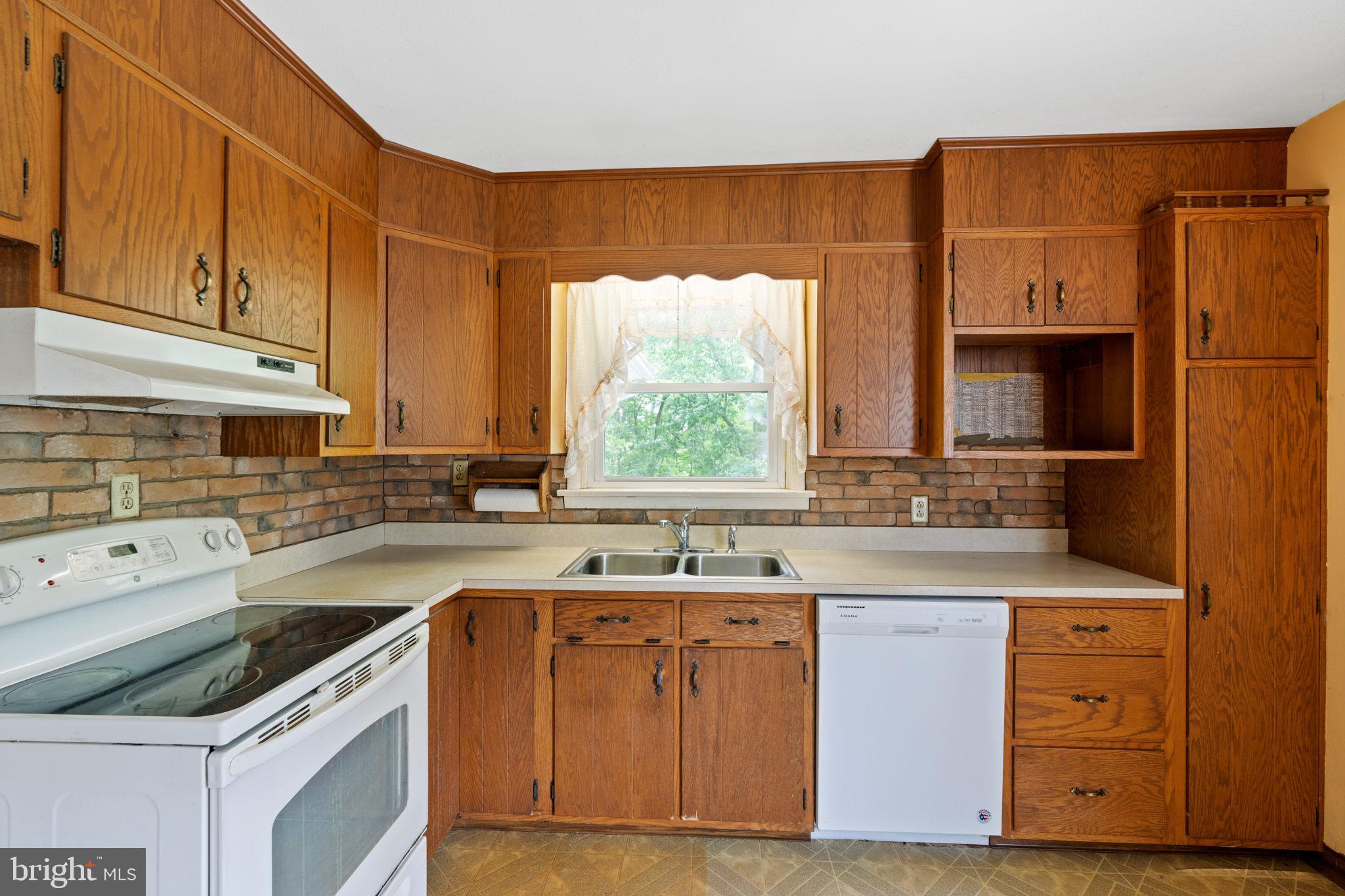 2726 Yost Road Perkiomenville, PA 18074 - Photo 8 of 18 Gallery Image 8