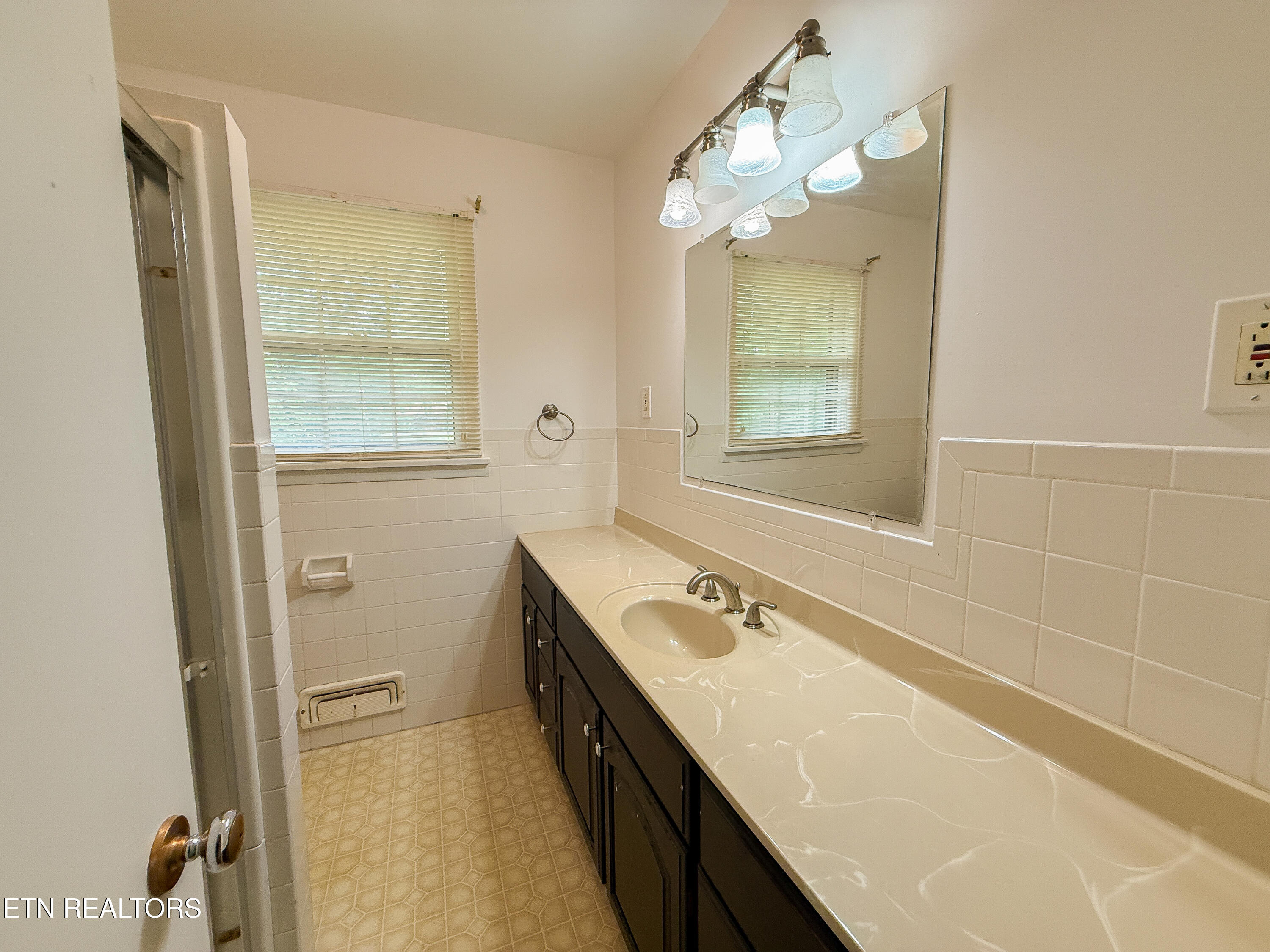 238 North Tulane Avenue Oak Ridge, TN 37830 - Photo 16 of 30 IMG_5315