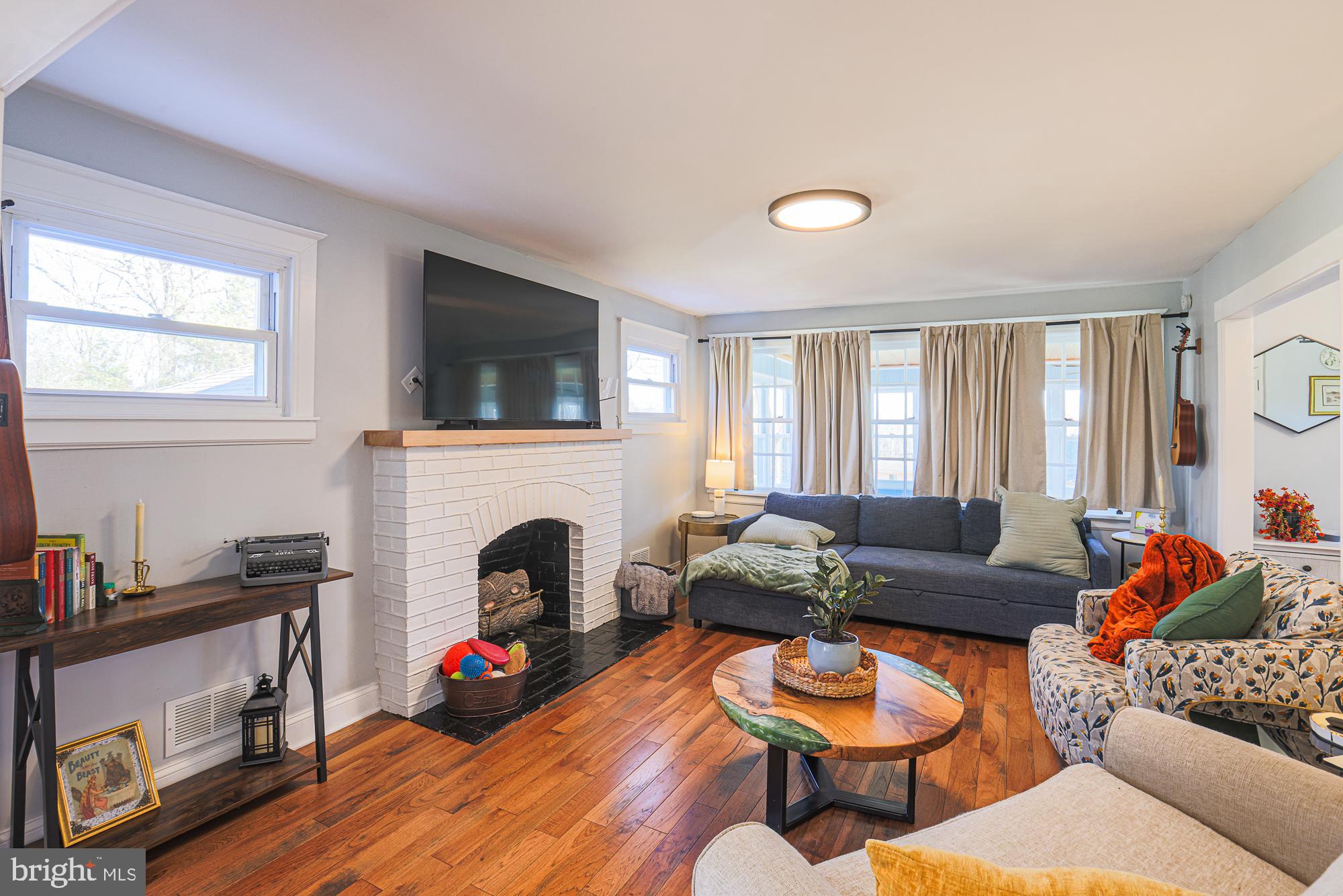 402 Philadelphia Road Joppa, MD 21085 - Photo 20 of 20 Living Room