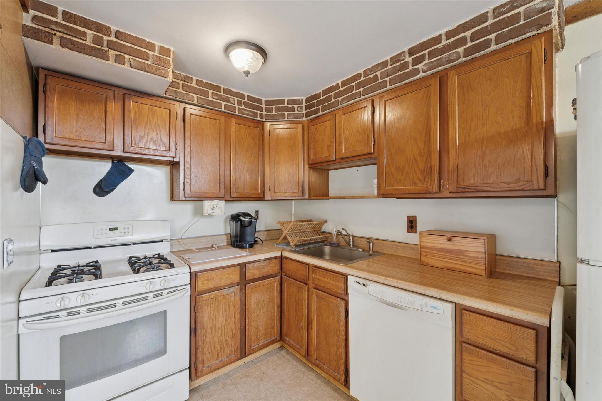 4014 Worrilow Road Brookhaven, PA 19015 - Photo 9 of 25 Lots of potential with this open kitchen