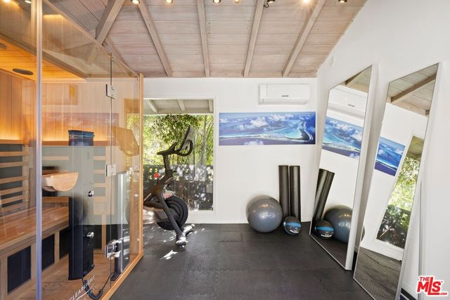 $2,995,000 | 11401 Dona Evita Drive, Studio City, CA 91604