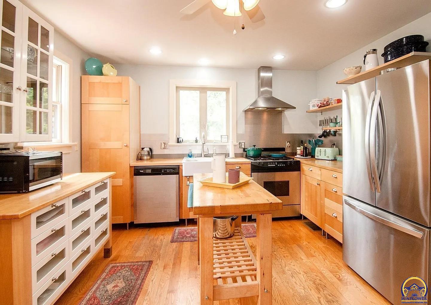 131 Southwest Clay Street Topeka, KS 66606 - Photo 15 of 70