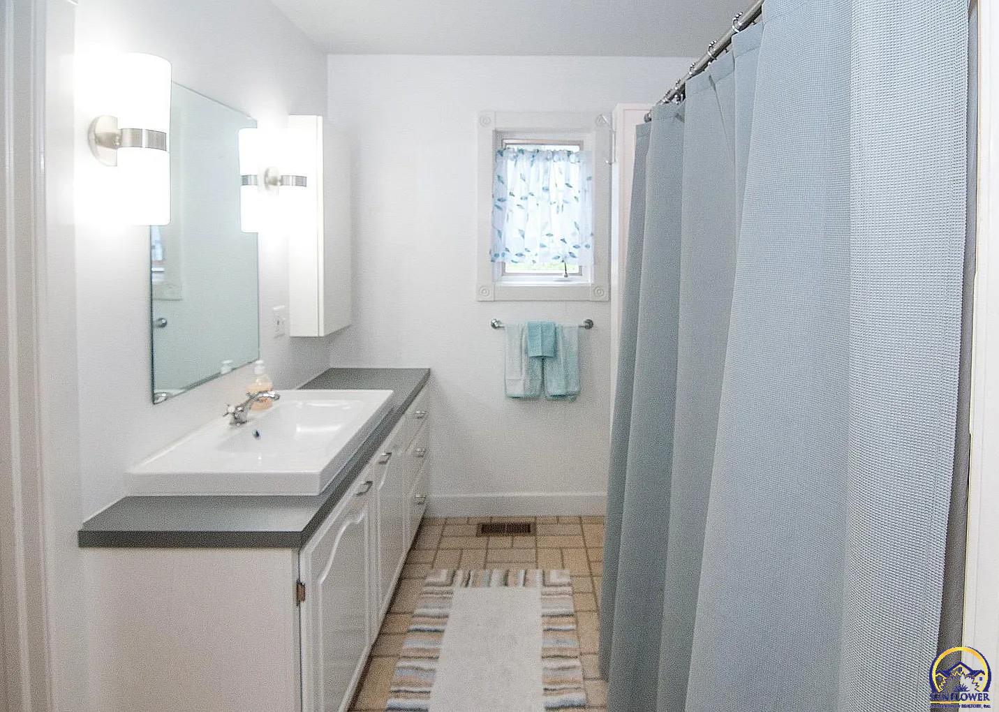 131 Southwest Clay Street Topeka, KS 66606 - Photo 21 of 70