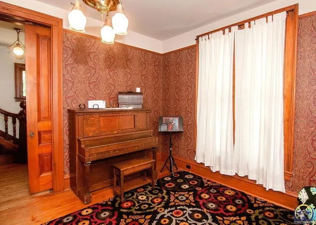 $253,000 | 131 Southwest Clay Street, Topeka, KS 66606