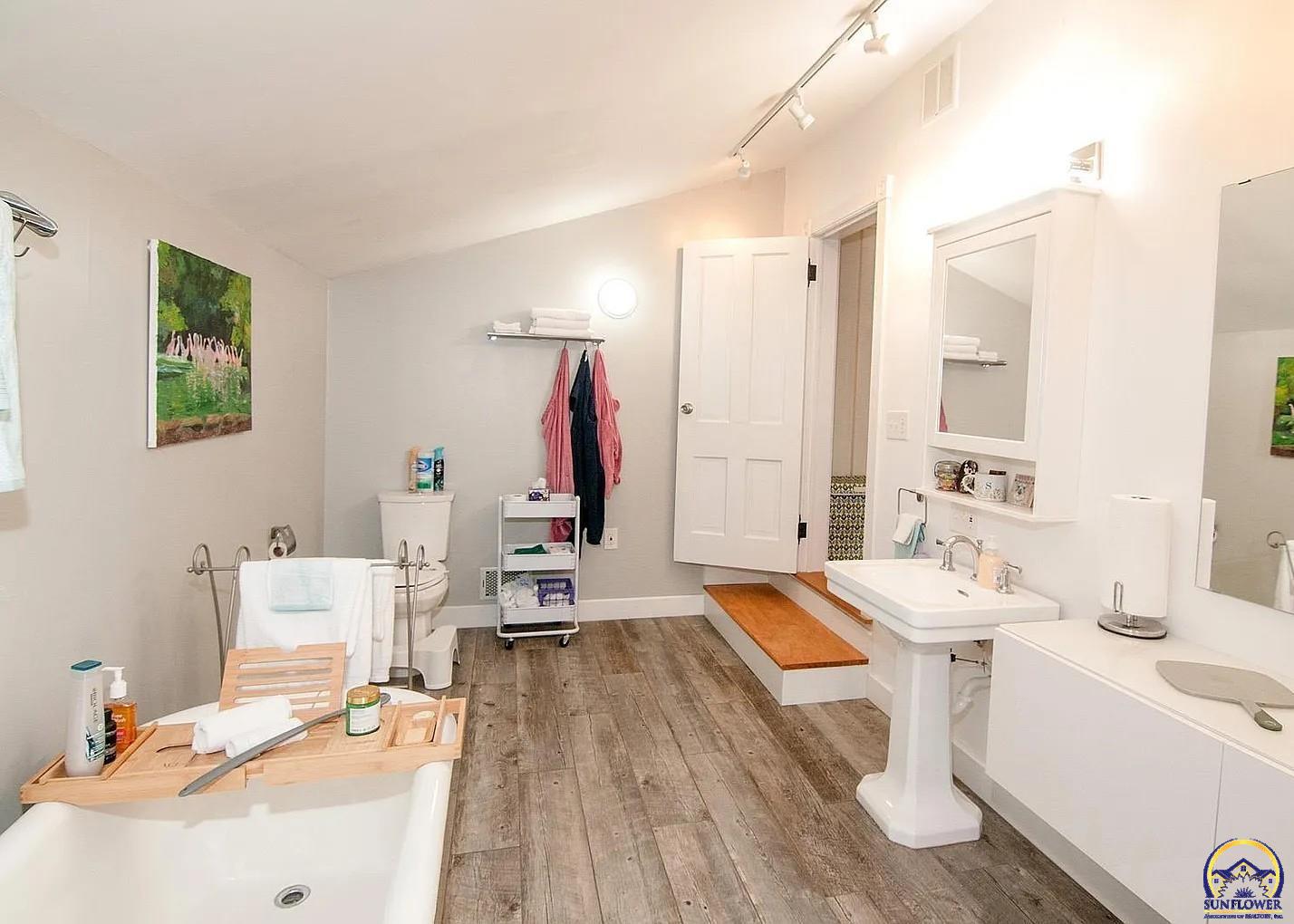 131 Southwest Clay Street Topeka, KS 66606 - Photo 41 of 70