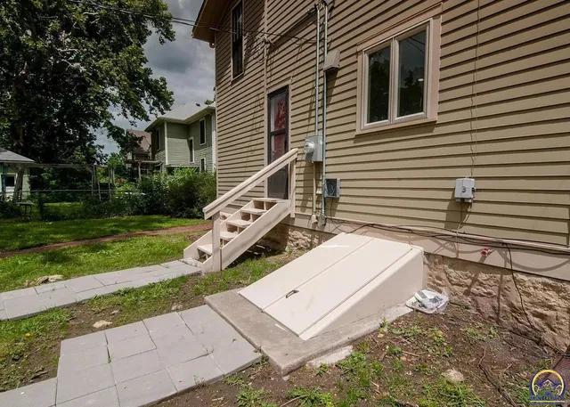 $253,000 | 131 Southwest Clay Street, Topeka, KS 66606