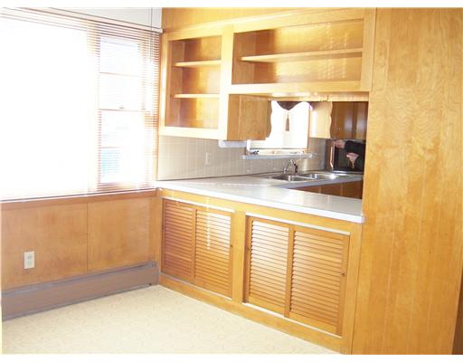 31 Metropolitan Road Providence, RI 02908 - Photo 3 of 12 Dining Room.