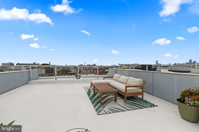 a building view with outdoor space