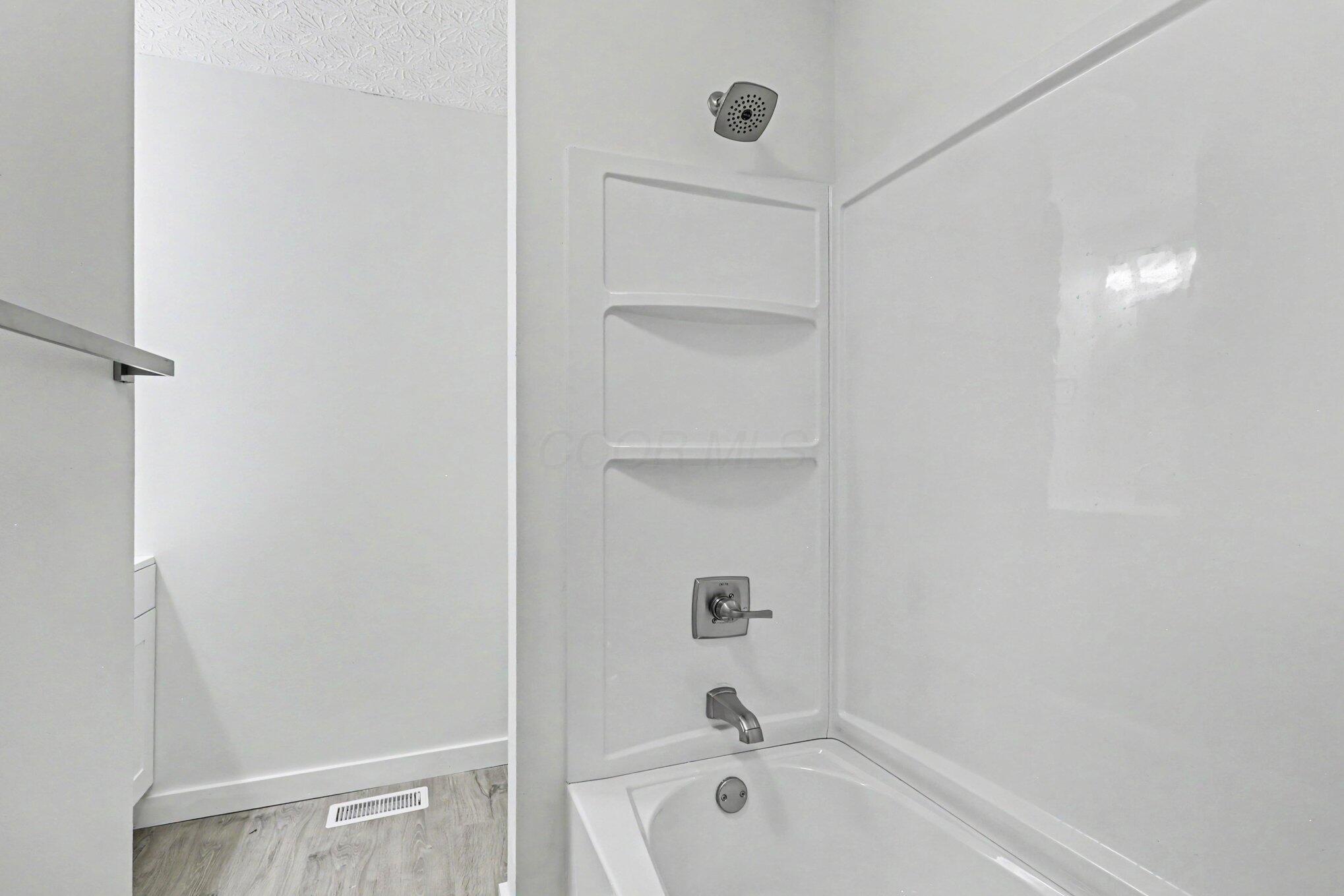 4315 Corner Road Alexandria, OH 43001 - Photo 28 of 39 Bath