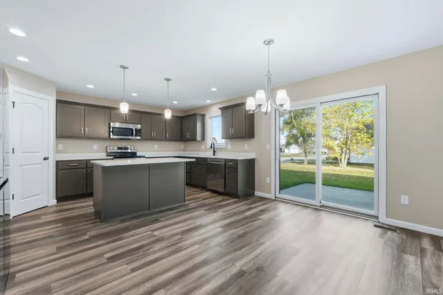 $384,900 | 15573 Brimwillow Drive, Huntertown, IN 46748