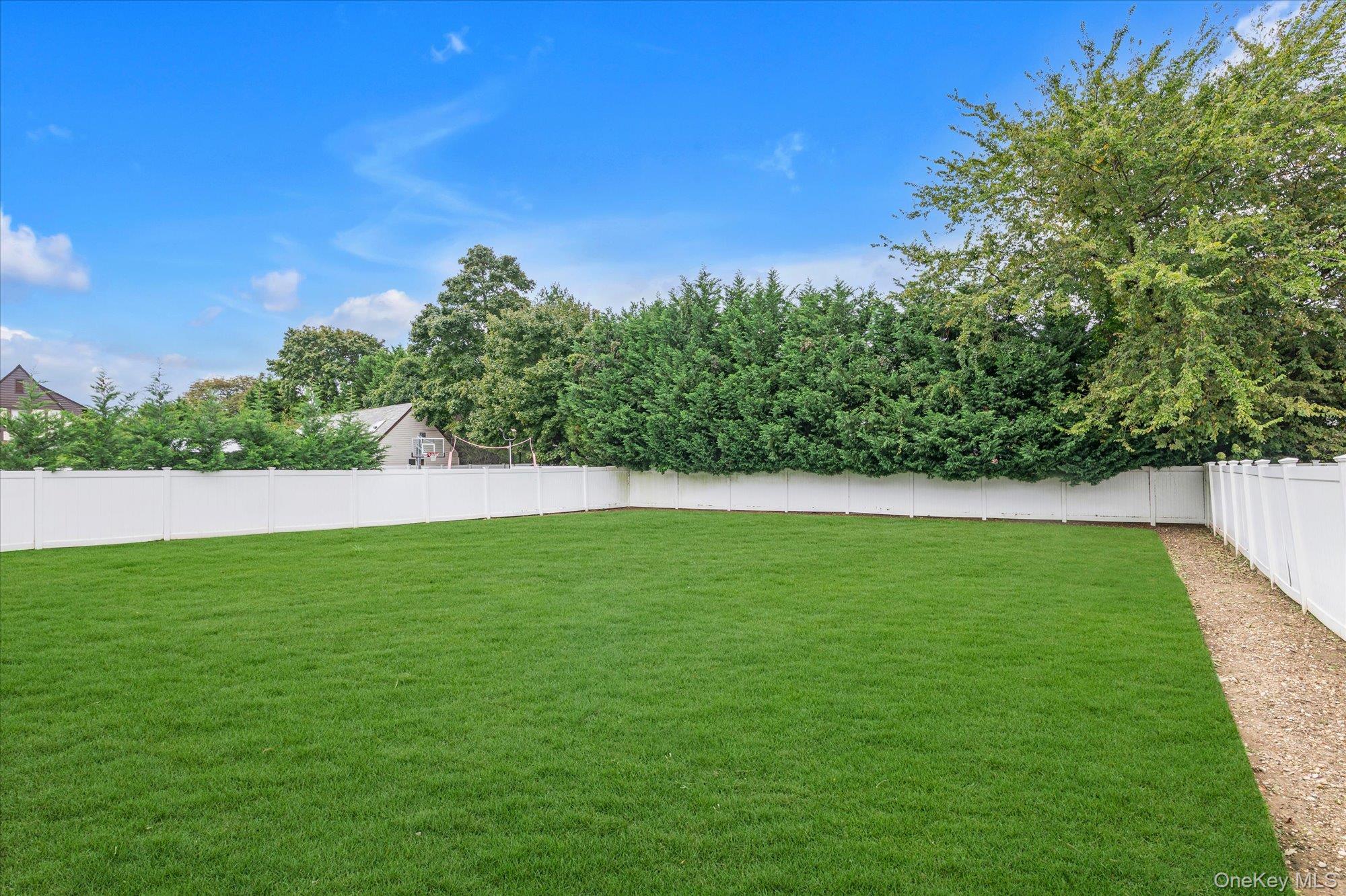 100 Lake End Road Merrick, NY 11566 - Photo 29 of 33 Gallery Image 29