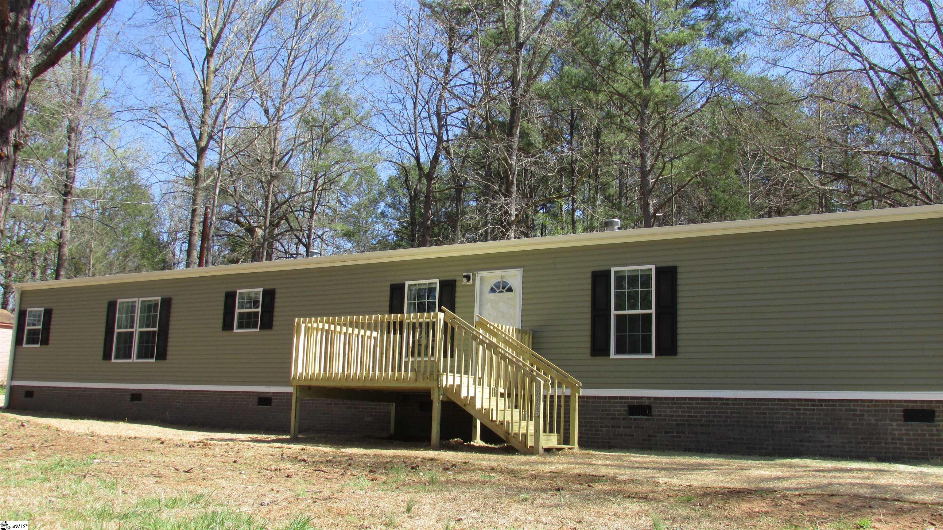 3236 State Rd S-30-309 Laurens, SC 29360 - Photo 1 of 20