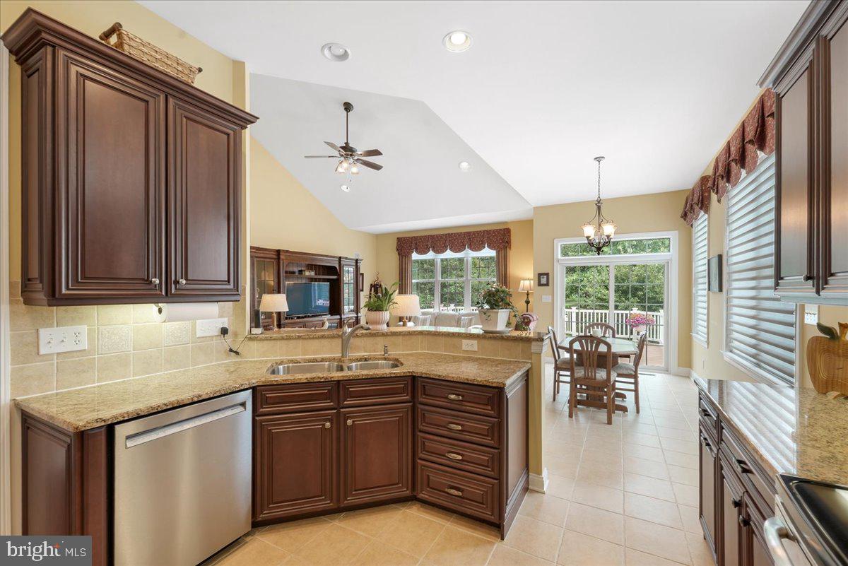 504 Logan Road Phoenixville, PA 19460 - Photo 11 of 67 Wrap around counter