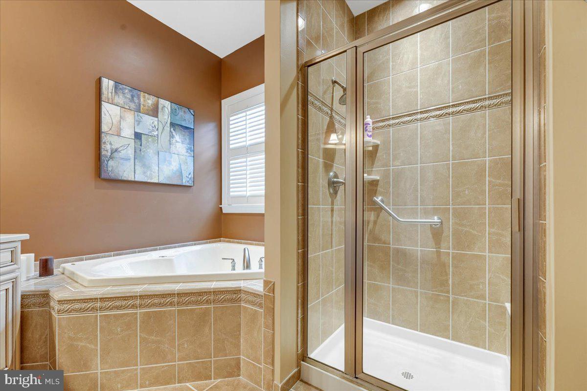 504 Logan Road Phoenixville, PA 19460 - Photo 20 of 67 Stall shower & jetted tub, owners bath